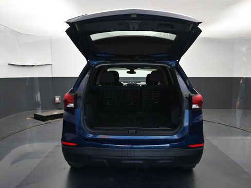 Used 2023 Chevrolet Equinox LS w/ LS Convenience Package image 11