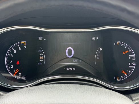 Used 2017 Jeep Grand Cherokee Altitude image 41