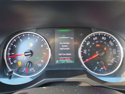 Used 2022 Toyota RAV4 XLE FWD image 24