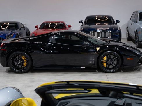 Used 2018 Ferrari 488 Spider image 73
