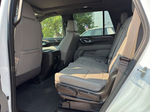 Used 2023 Chevrolet Tahoe Z71 w/ Luxury Package AWD/4WD image 20