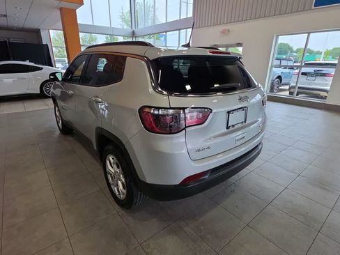 Used 2024 Jeep Compass Latitude AWD/4WD image 13