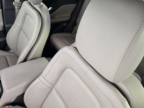 Used 2024 Lincoln Corsair Premiere image 26