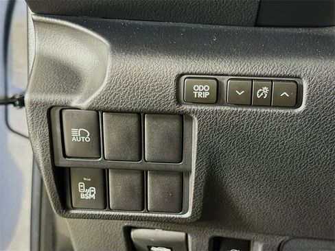 Used 2018 Lexus IS 300 image 10