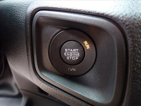 New 2025 Jeep Gladiator Sport image 22