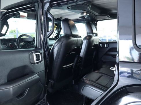 Used 2019 Jeep Wrangler Unlimited Sahara AWD/4WD image 31
