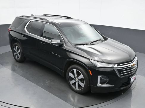 Used 2023 Chevrolet Traverse LT w/ LT Premium Package AWD/4WD image 24