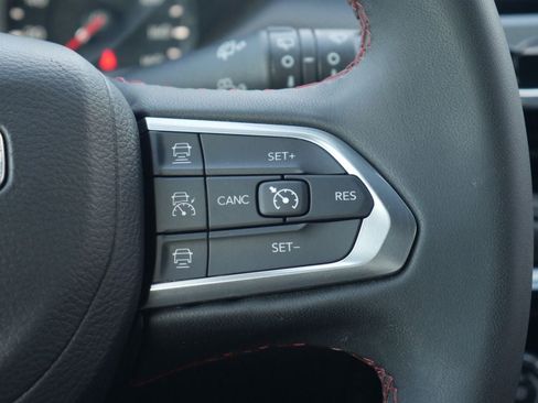 Used 2024 Jeep Compass Trailhawk AWD/4WD image 10