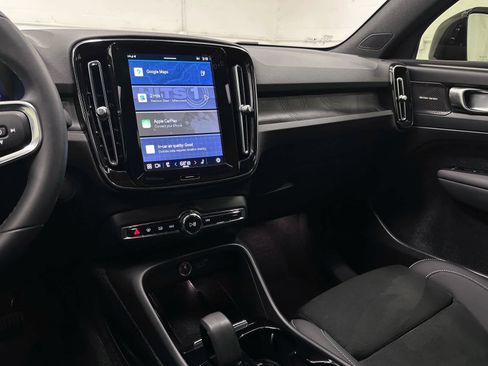 Used 2023 Volvo C40 P8 Recharge Ultimate w/ Protection Package Premier image 29