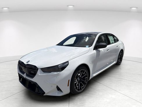 New 2027 BMW M5 w/ Executive Package AWD/4WD image 8