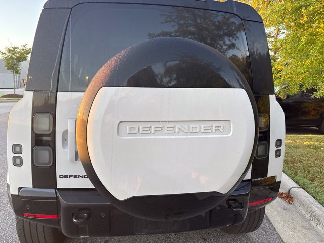 Used 2026 Land Rover Defender 110 X-Dynamic SE AWD/4WD image 10