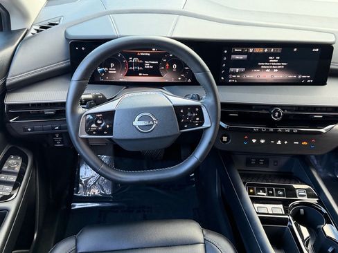 Certified 2025 Nissan Murano SV FWD image 13
