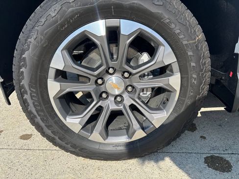 Used 2026 Chevrolet Silverado 1500 High Country AWD/4WD image 9