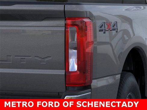 New 2026 Ford F250 XL w/ XL Chrome Package image 21
