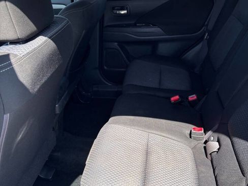 Used 2017 Mitsubishi Outlander ES image 7