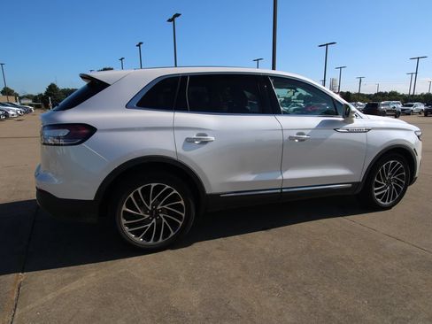 Used 2019 Lincoln Nautilus Reserve w/ Driver Assistance Package AWD/4WD image 5
