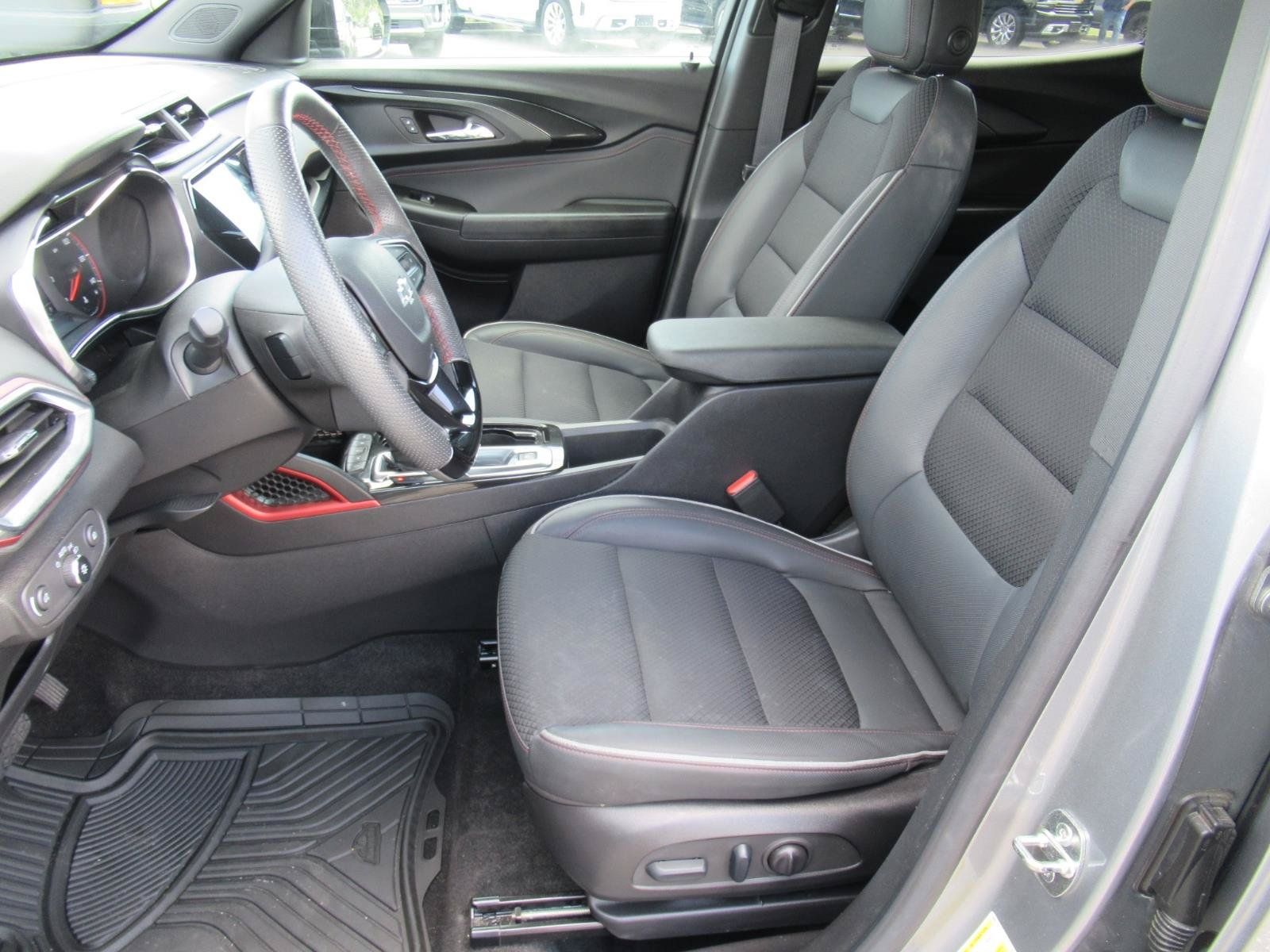 Used 2023 Chevrolet TrailBlazer RS w/ Sun and Liftgate Package AWD/4WD image 16