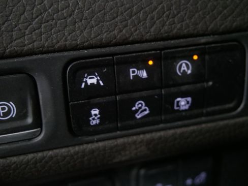 Used 2023 GMC Yukon Denali AWD/4WD image 15