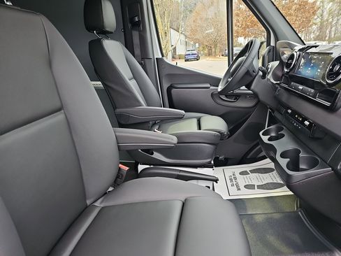 New 2026 Mercedes-Benz Sprinter 2500 image 10