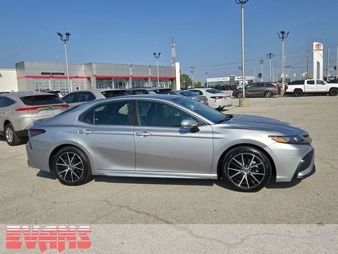 Certified 2024 Toyota Camry SE image 2