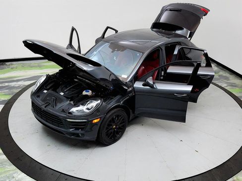 Used 2018 Porsche Macan S image 38