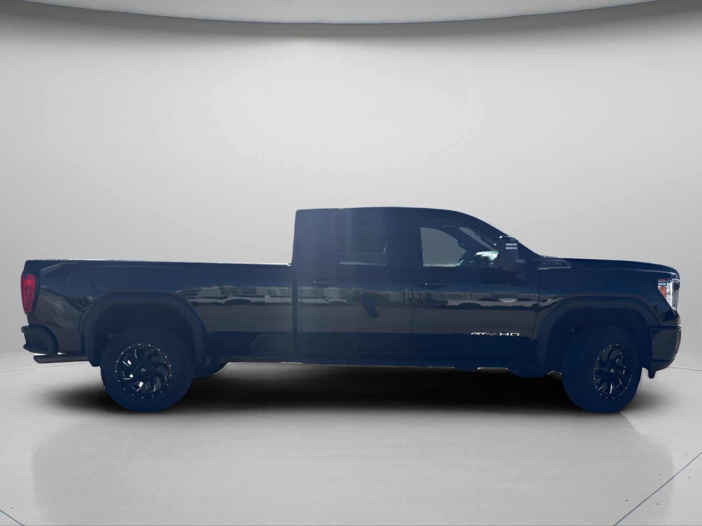 Used 2022 GMC Sierra 2500 AT4 w/ AT4 Premium Plus Package AWD/4WD image 3