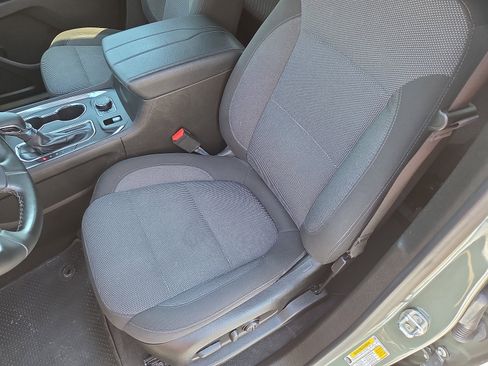 Used 2023 Chevrolet Traverse LT image 13