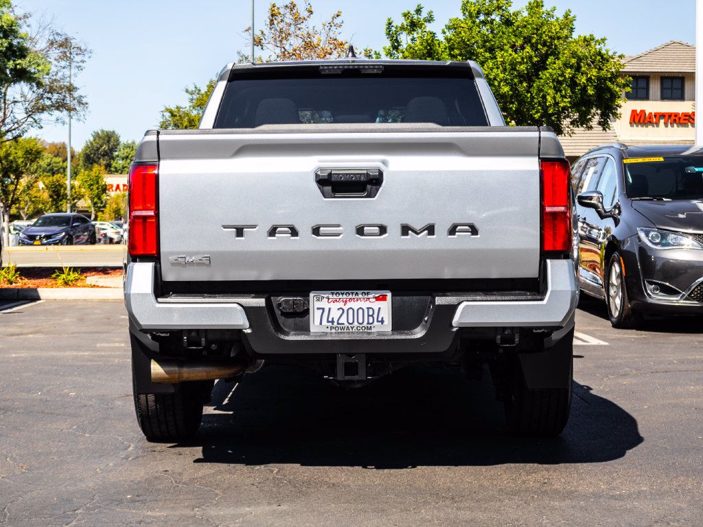 Used 2024 Toyota Tacoma SR5 AWD/4WD image 10