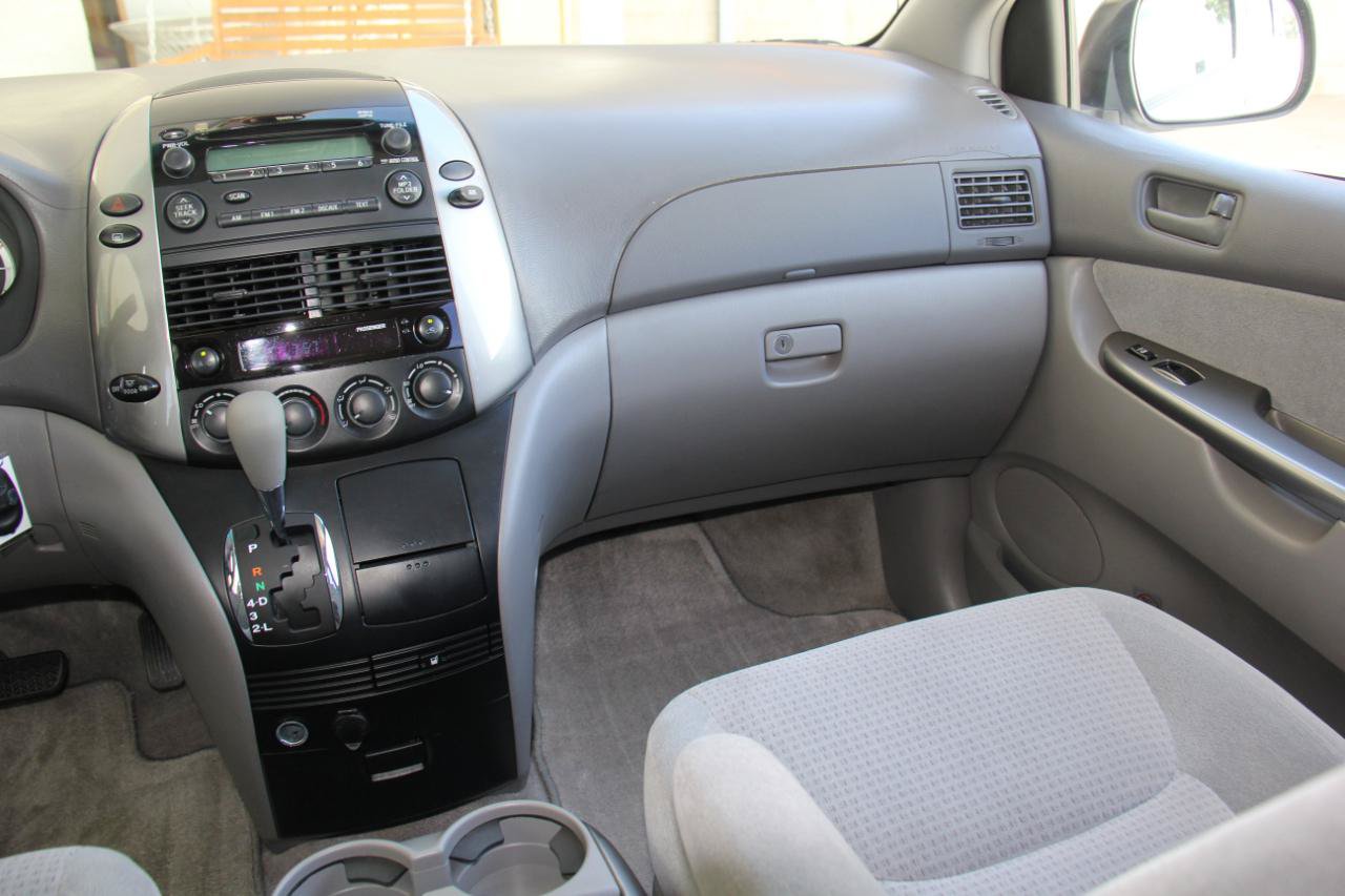 Used 2007 Toyota Sienna CE FWD image 10