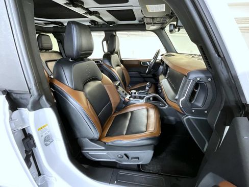 Used 2024 Ford Bronco Outer Banks AWD/4WD image 16