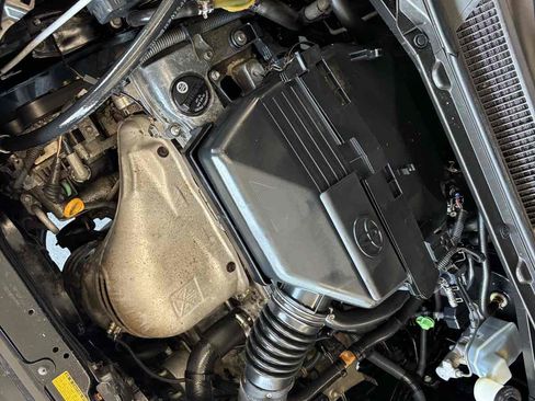 Used 2005 Toyota RAV4 2WD image 29