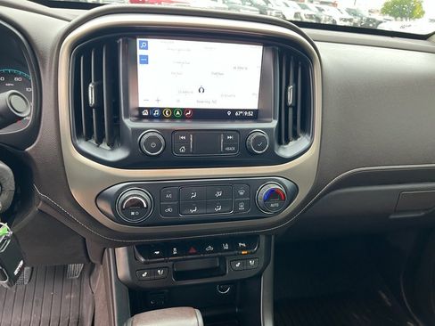 Used 2021 GMC Canyon Denali image 16