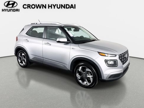Certified 2025 Hyundai Venue SEL FWD image 3