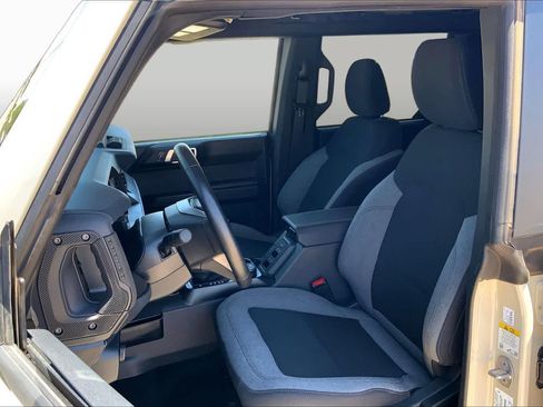 Certified 2025 Ford Bronco Big Bend w/ Black Appearance Package AWD/4WD image 8