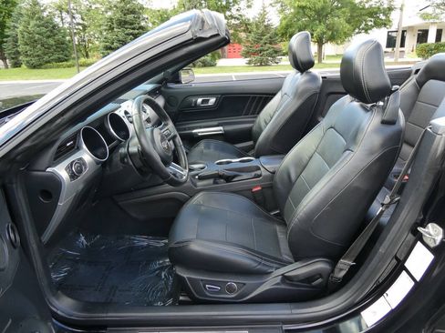 Used 2019 Ford Mustang Premium RWD image 16