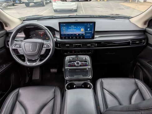 Used 2022 Lincoln Nautilus FWD w/ Premium Package image 24