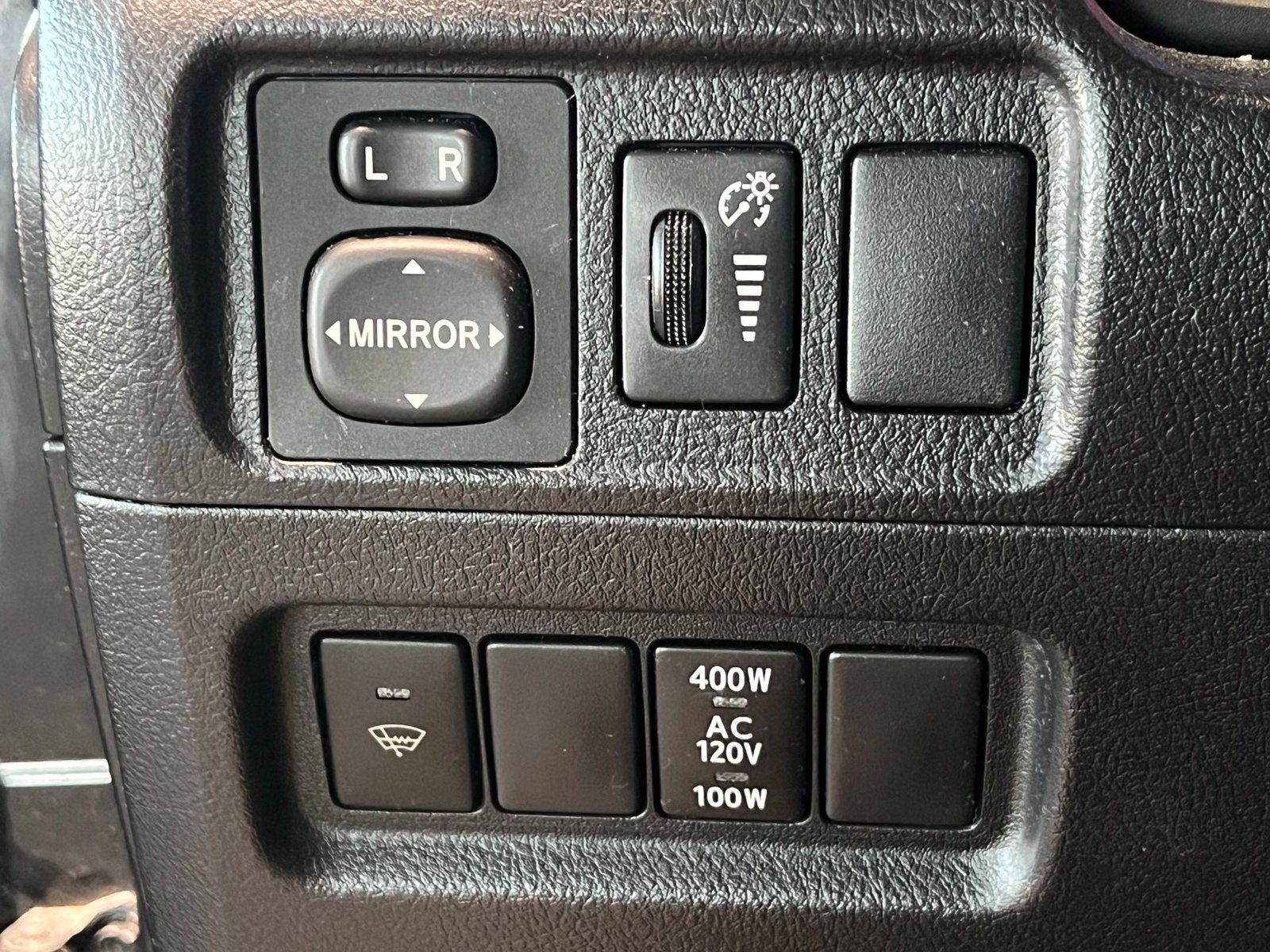 Used 2014 Toyota 4Runner SR5 AWD/4WD image 31