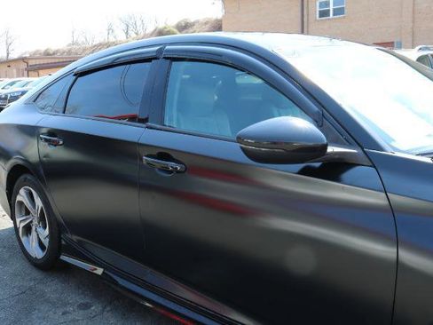 Used 2018 Honda Accord EX-L image 8