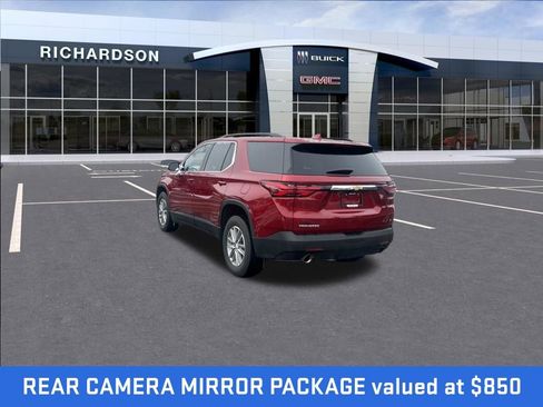 Used 2023 Chevrolet Traverse LT image 3