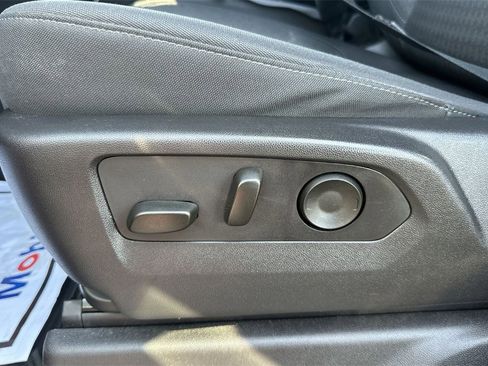 Used 2024 GMC Sierra 1500 Elevation image 12