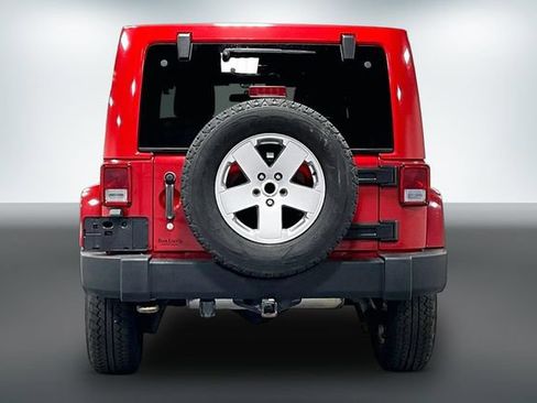 Used 2012 Jeep Wrangler Unlimited Sahara w/ Connectivity Group AWD/4WD image 6