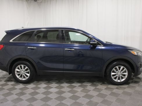 Used 2018 Kia Sorento FWD image 24