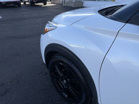 Used 2020 Nissan Kicks SR image 8