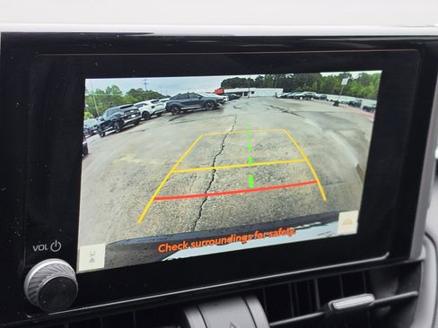 Used 2024 Toyota RAV4 LE FWD image 22