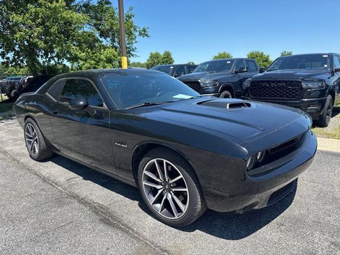 Used 2020 Dodge Challenger R/T w/ Plus Package RWD image 4