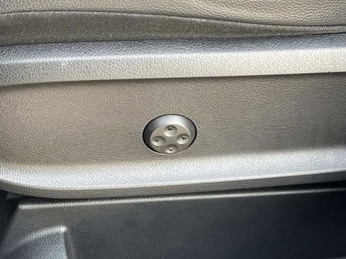 Certified 2021 Mercedes-Benz GLB 250 w/ Premium Package image 21