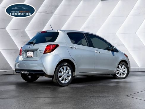 Used 2016 Toyota Yaris LE image 8