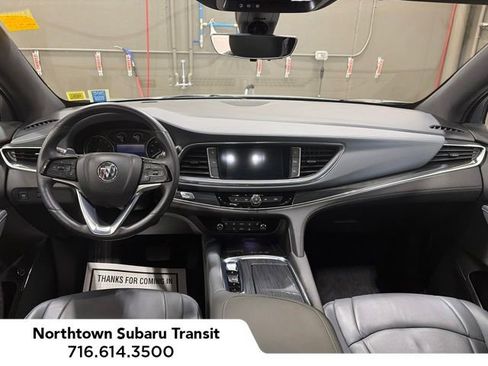 Used 2023 Buick Enclave Essence AWD/4WD image 3