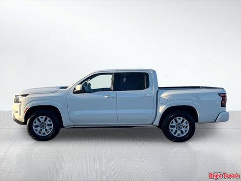 Used 2022 Nissan Frontier SV RWD image 3