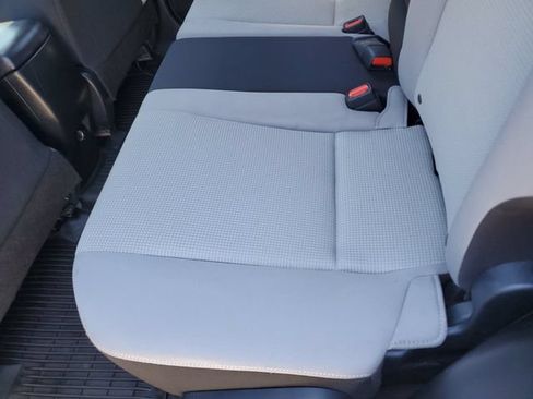 Used 2018 Toyota RAV4 XLE AWD/4WD image 28